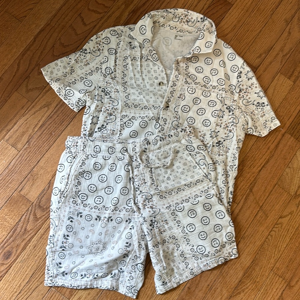 Gilly Hicks Set